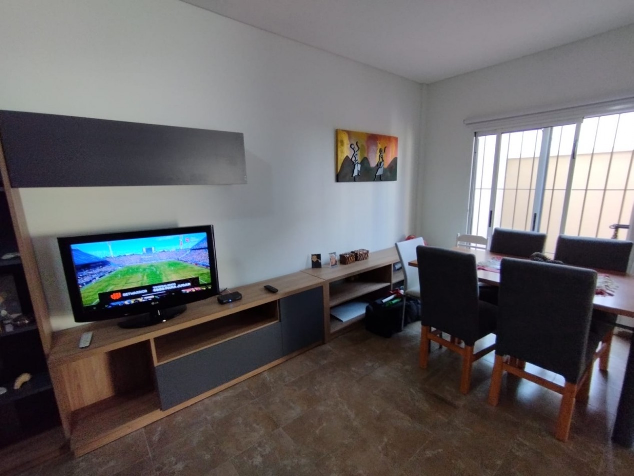 DEPARTAMENTO AMPLIO EN PINAMAR CON COCHERA Y PATIO MUY  EN VENTA