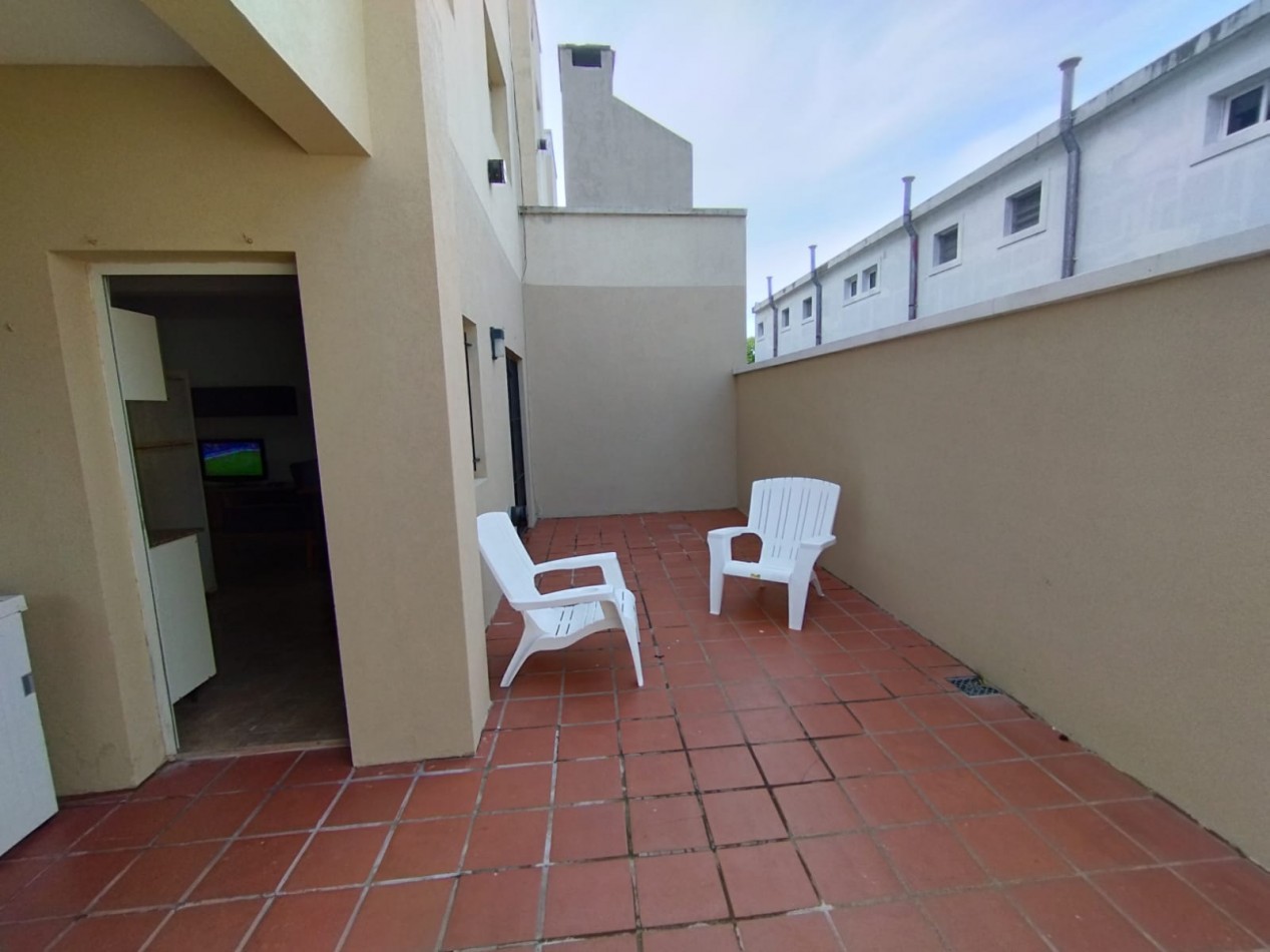 DEPARTAMENTO AMPLIO EN PINAMAR CON COCHERA Y PATIO MUY  EN VENTA