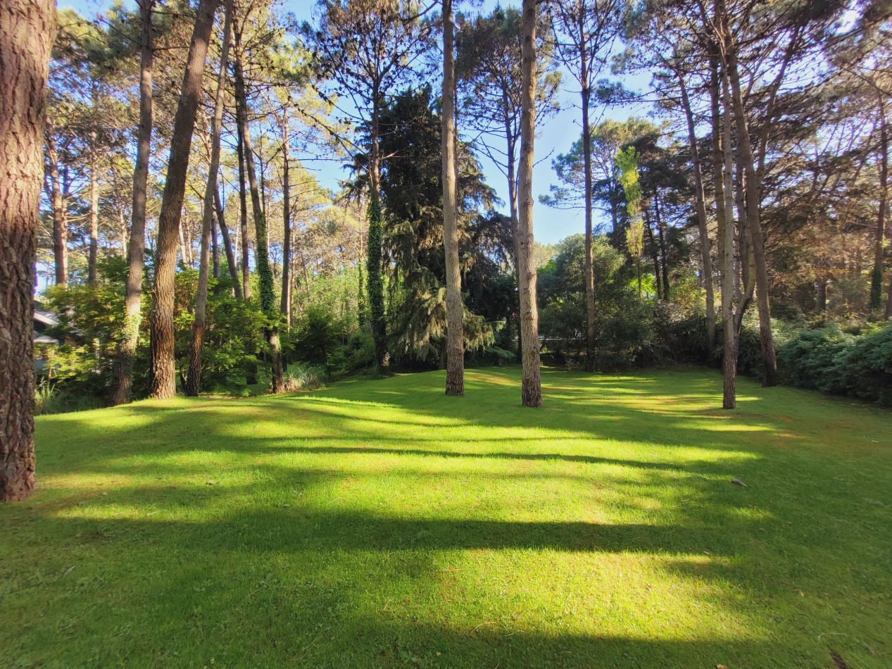 CASA EN PARQUE CARILO 