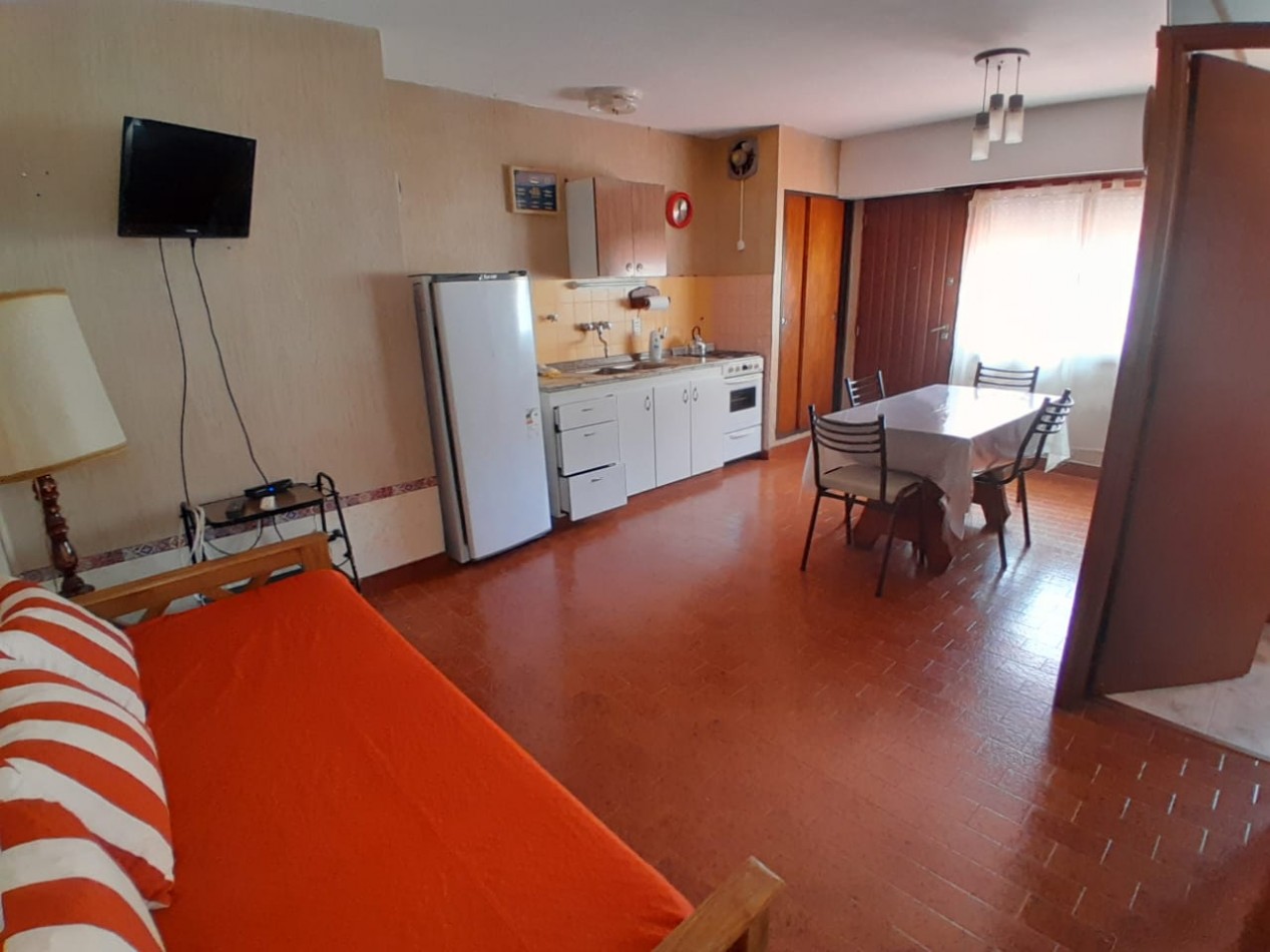 Departamento de 2 ambientes sobre Av. 3 Y Paseo 123