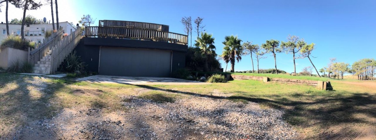 CASA CON PISCINA FRENTE AL MAR EN PINAMAR NORTE