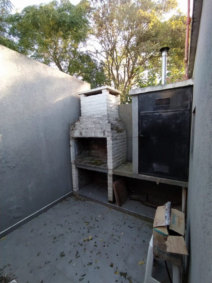 Casa 4 ambientes en Barrio la Carmencita 