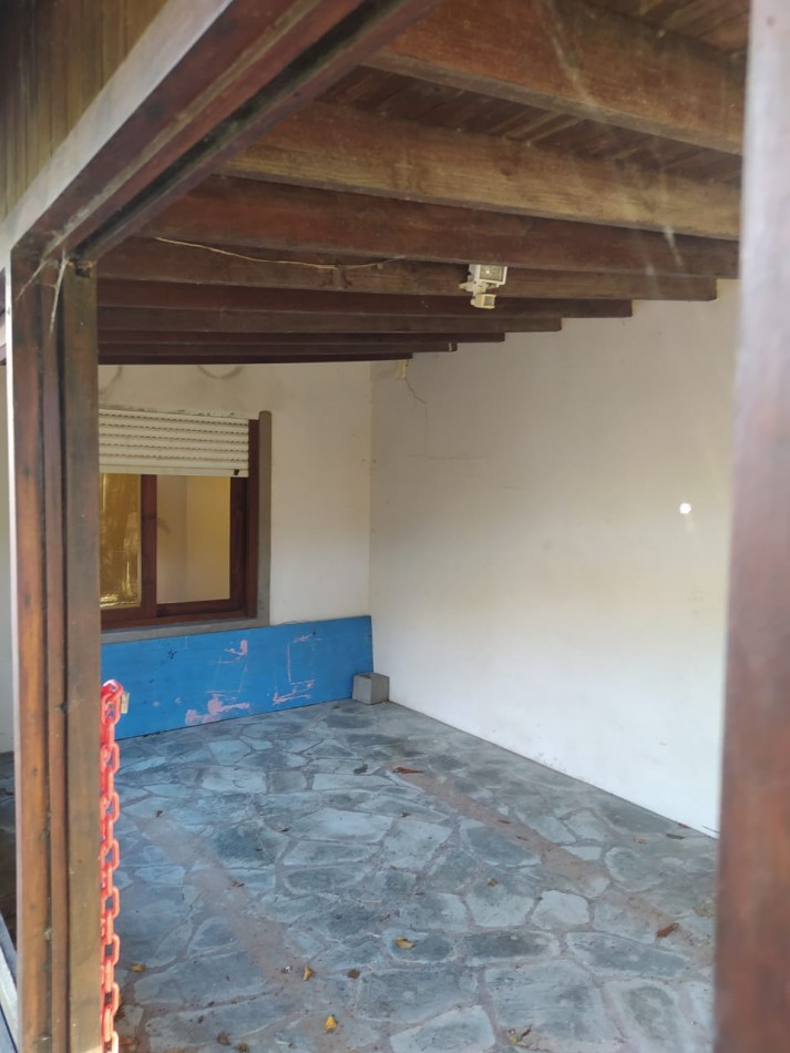 Casa 4 ambientes en Barrio la Carmencita 