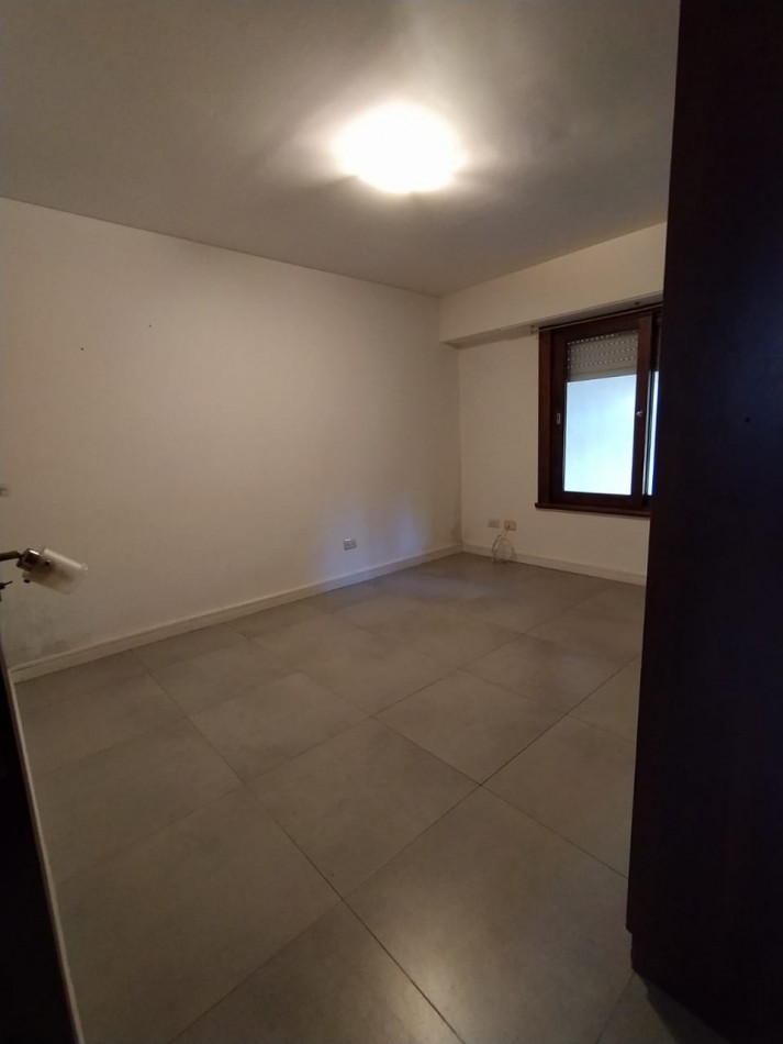 Casa 4 ambientes en Barrio la Carmencita 