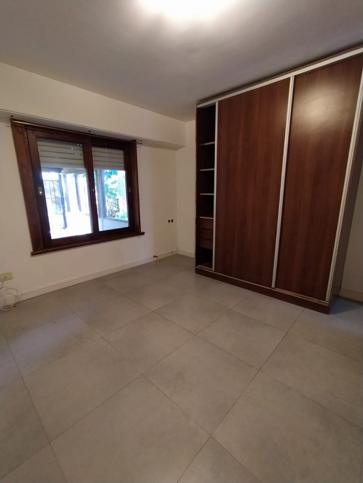 Casa 4 ambientes en Barrio la Carmencita 