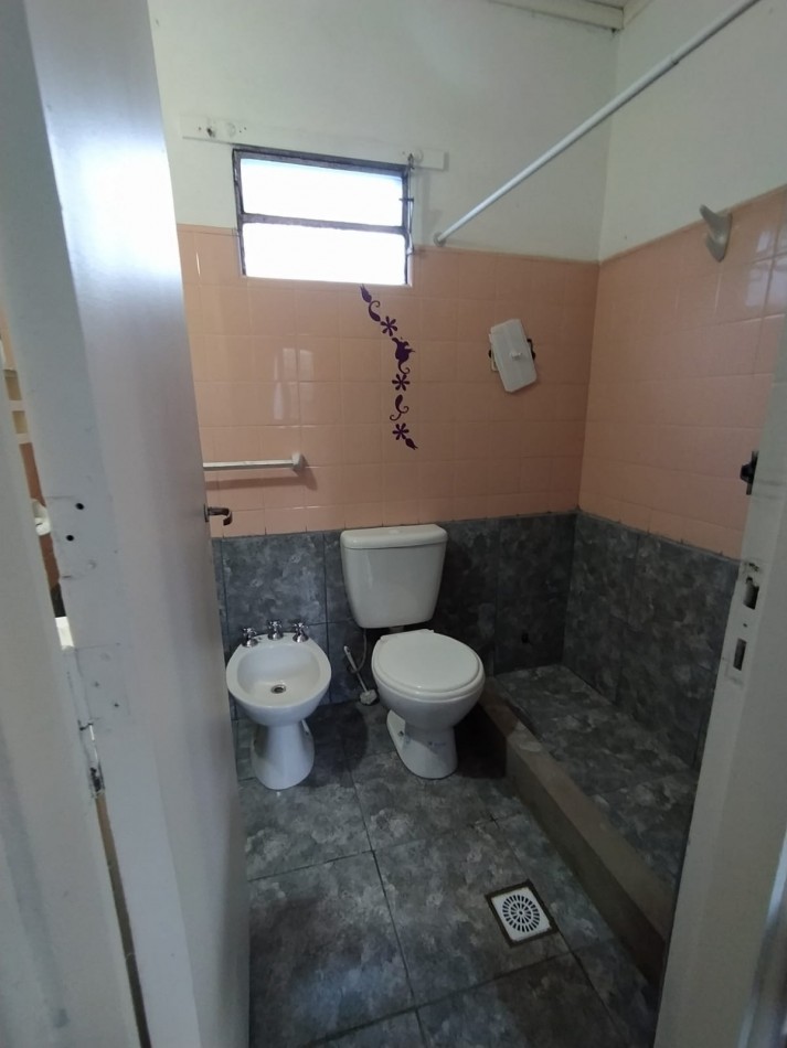 Casa en VENTA en zona residencial a refaccionar - Apta Credito