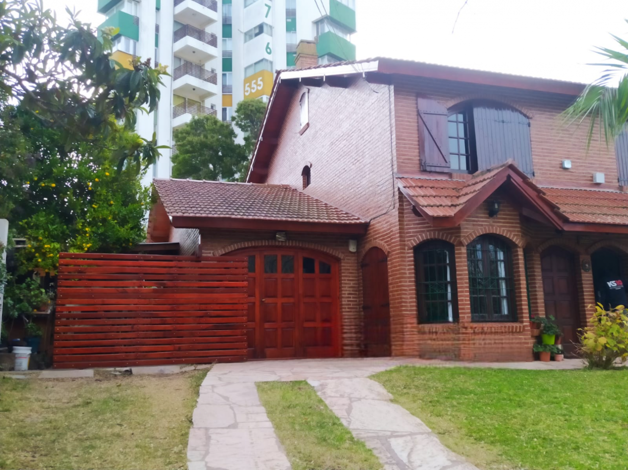 TRIPLEX DE CATEGORIA EN BARRIO NORTE 