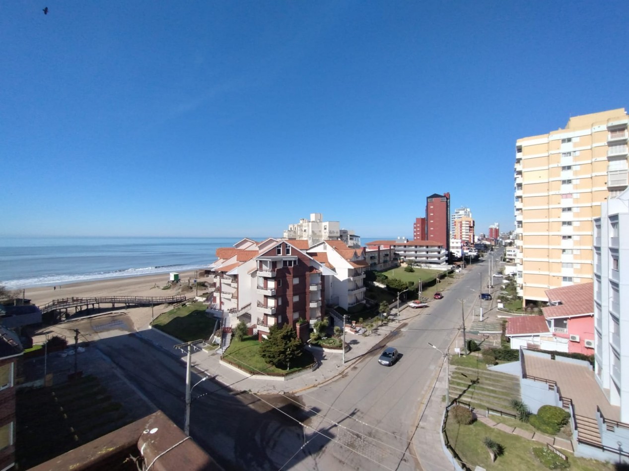 DEPARTAMENTO 2 AMBIENTES EN VENTA - GESELL CENTRO - VISTA AL MAR - COCHERA - TODOS LOS SERVICIOS 