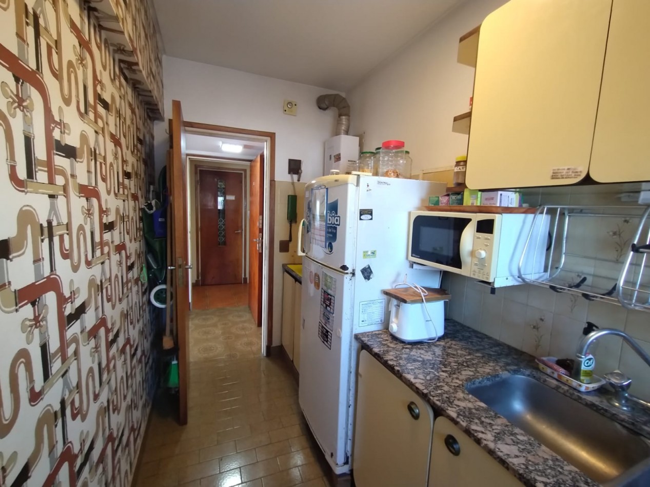 DEPARTAMENTO 2 AMBIENTES EN VENTA - GESELL CENTRO - VISTA AL MAR - COCHERA - TODOS LOS SERVICIOS 
