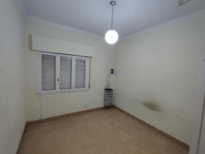 CASA A REFACCIONAR - ZONA CENTRO - SOBRE LOTE MULTIFAMILIAR / HOTELERO