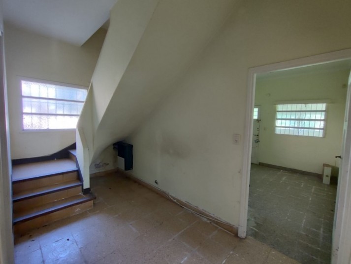 CASA A REFACCIONAR - ZONA CENTRO - SOBRE LOTE MULTIFAMILIAR / HOTELERO