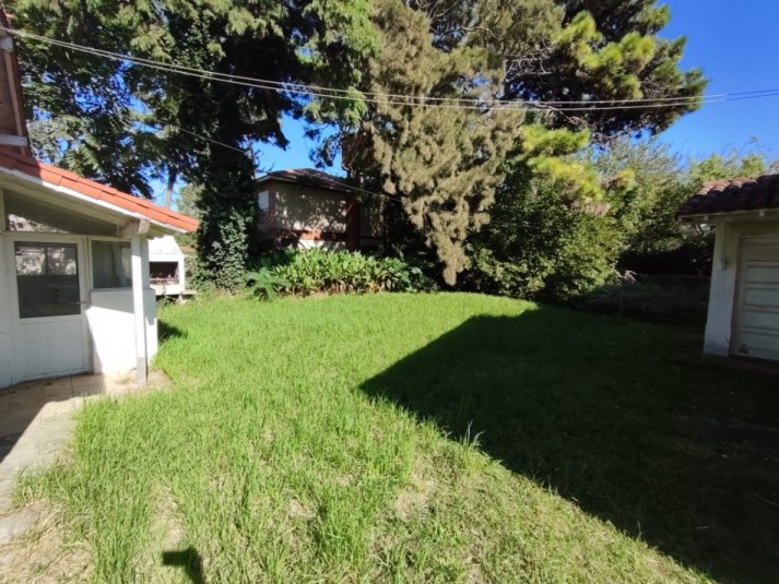 CASA A REFACCIONAR - ZONA CENTRO - SOBRE LOTE MULTIFAMILIAR / HOTELERO