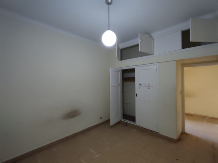 CASA A REFACCIONAR - ZONA CENTRO - SOBRE LOTE MULTIFAMILIAR / HOTELERO