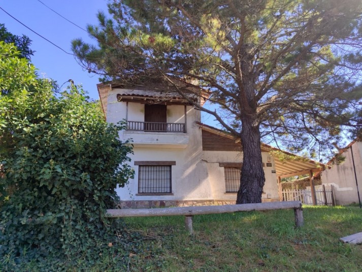 CASA A REFACCIONAR - ZONA CENTRO - SOBRE LOTE MULTIFAMILIAR / HOTELERO
