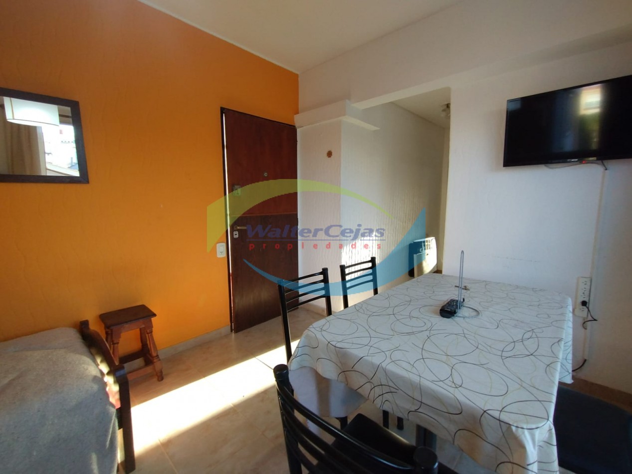 HERMOSO DEPARTAMENTO 2 AMBIENTES - GESELL CENTRO - GAS NATURAL Y COCHERA 