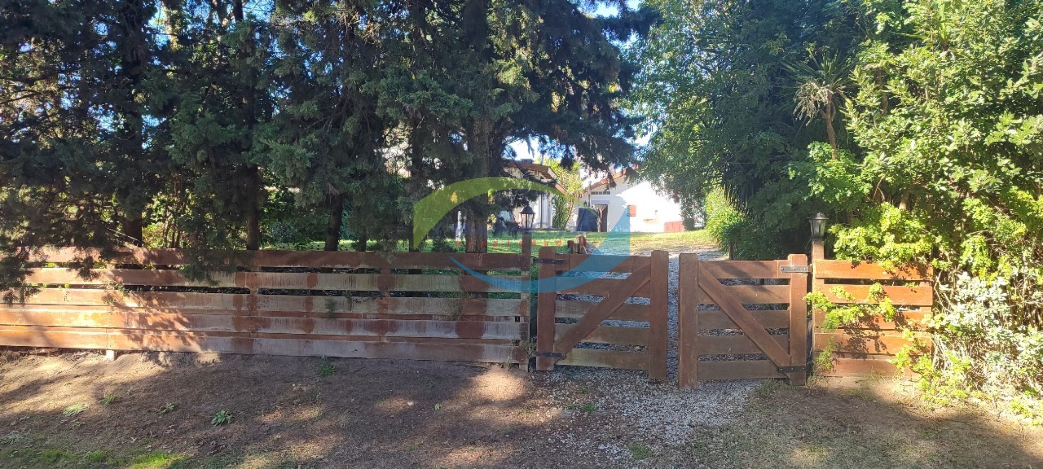 CASA EN BARRIO HIPOCAMPO