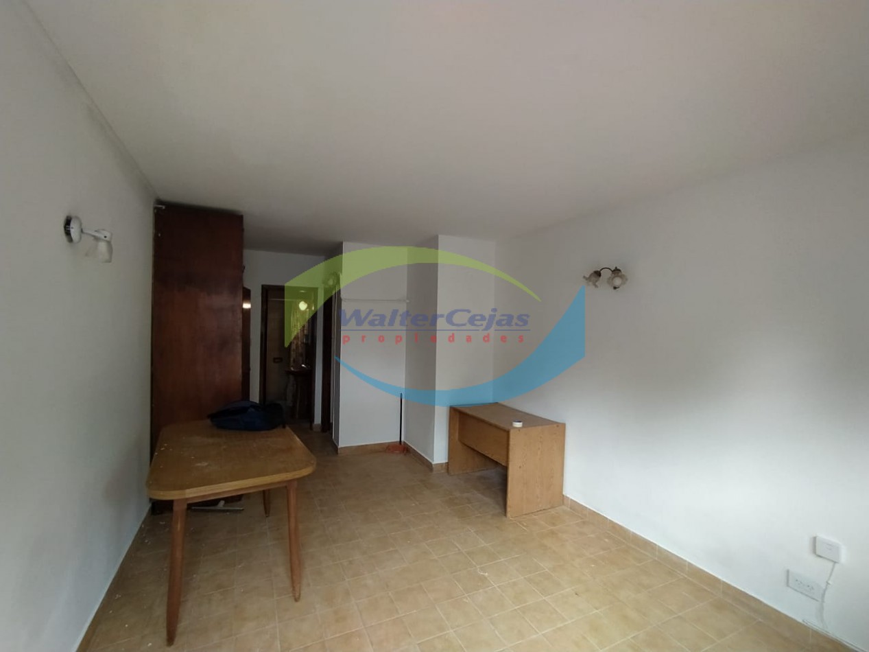 Departamento 2 ambientes con Gas Natural - alquiler Anual