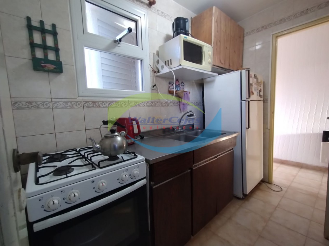 HERMOSO DEPARTAMENTO 2 AMBIENTES - GESELL CENTRO - GAS NATURAL Y COCHERA 