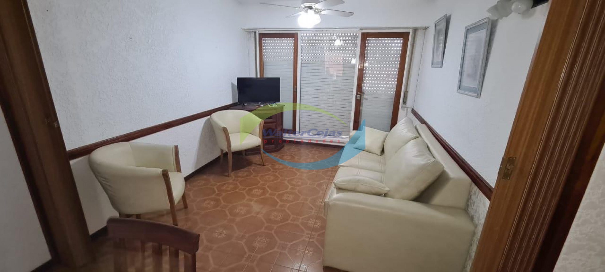 HERMOSO DEPARTAMENTO 2 AMBIENTES 1° PISO EN INMEJORABLE ZONA - GESELL CENTRO - 112 Y AV. 1