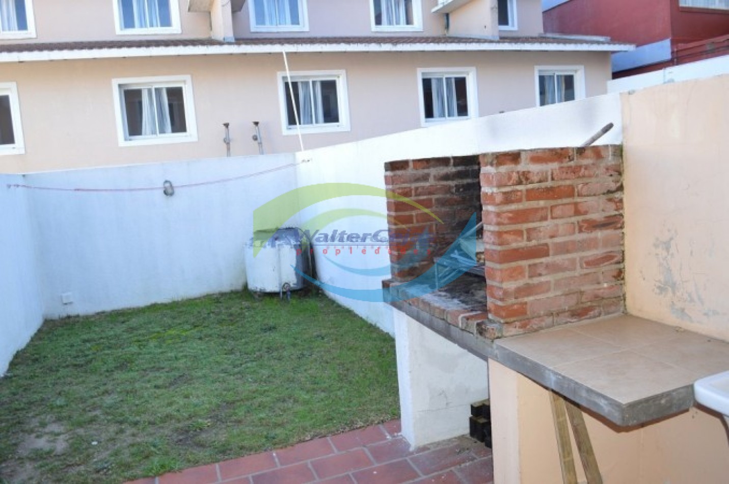 TRIPLEX 4 AMBIENTES CON TODOS LOS SERIVICIOS - VISTA AL MAR UNIDAD 2