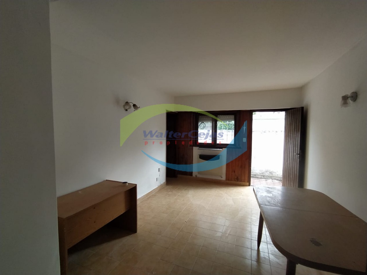 Departamento 2 ambientes con Gas Natural - alquiler Anual