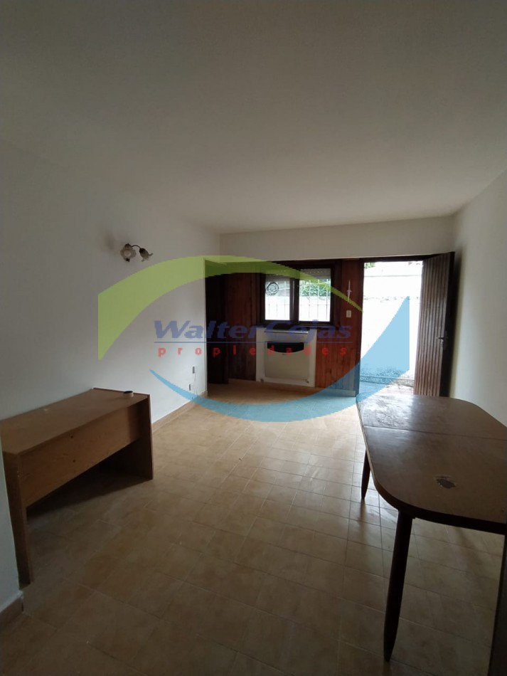 Departamento 2 ambientes con Gas Natural - alquiler Anual