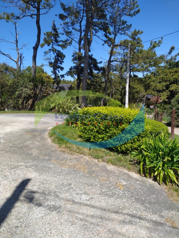 HERMOSO CHALET ESTILO AMERICANO EN 4 PLANTAS - EN EL CORAZON DE MAR DE LAS PAMPAS