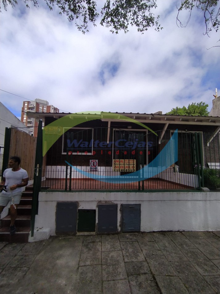 DEPARTAMENTO 2 AMBIENTES - ALQUILER ANUAL - 1 O 2 PERSONAS