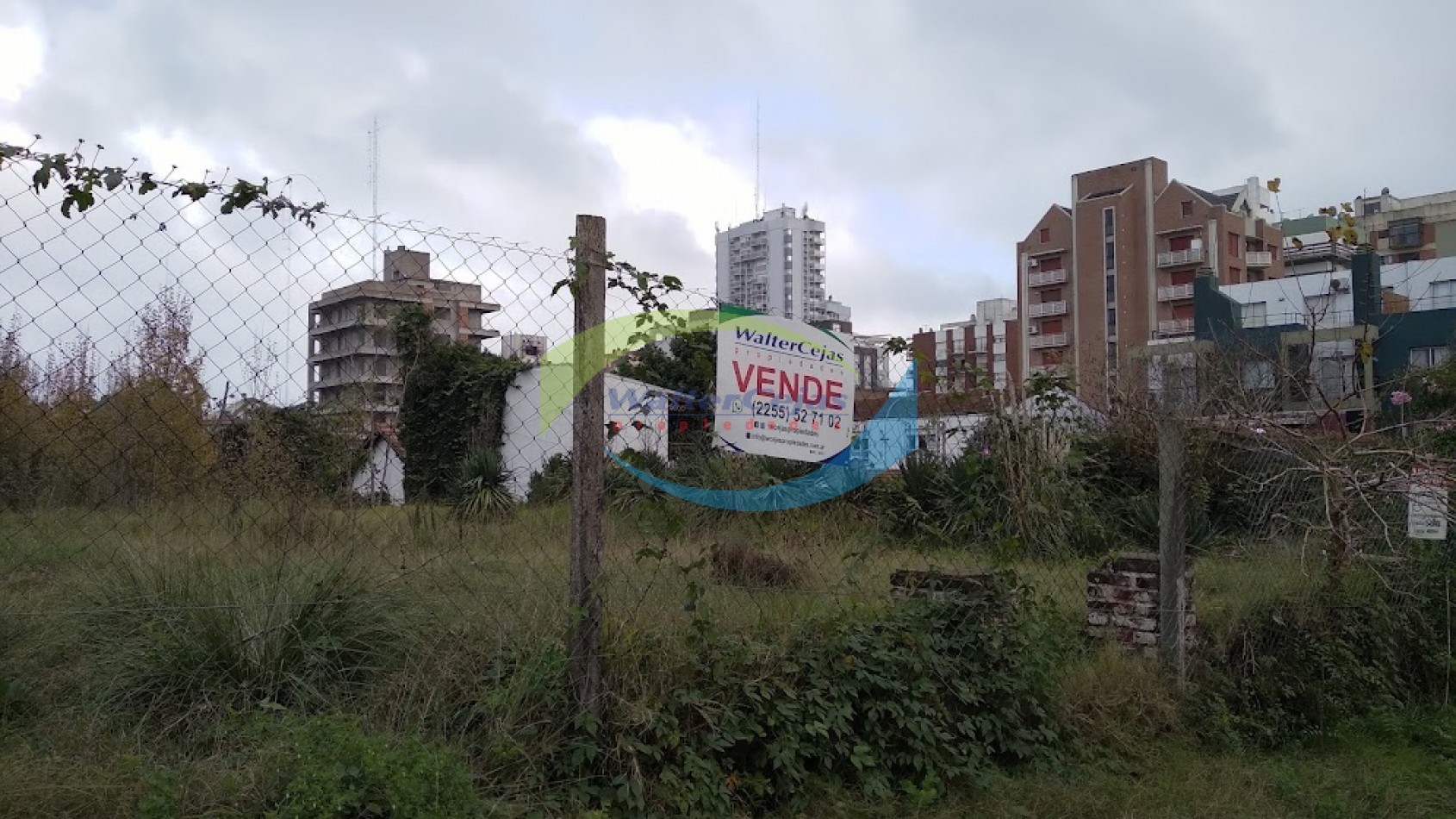 INMEJORABLE LOTE MILTIFAMILIAR COMERCIAL EN EL CORAZON DE PINAMAR