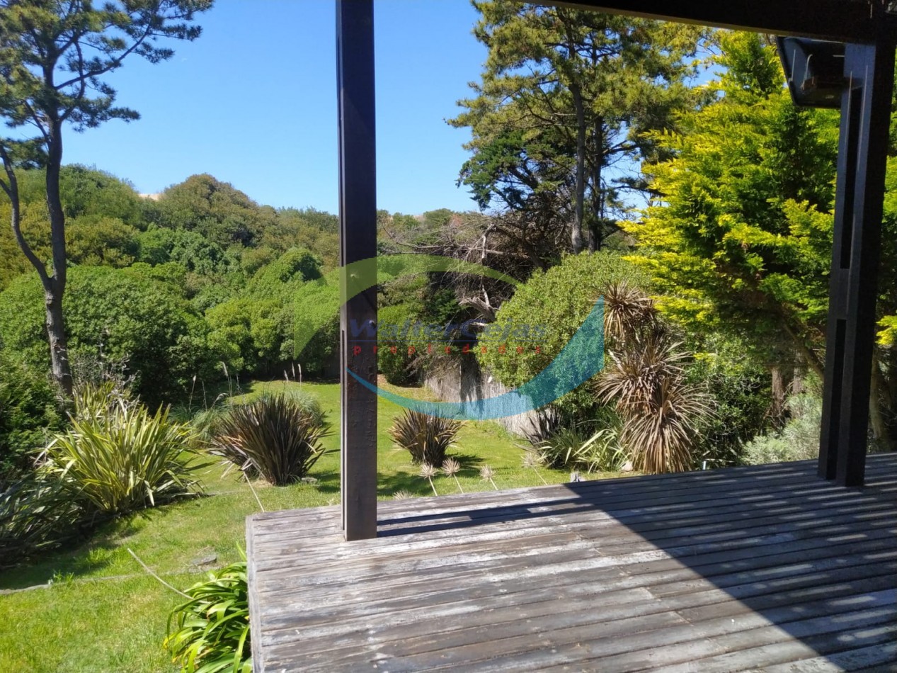 HERMOSO CHALET ESTILO AMERICANO EN 4 PLANTAS - EN EL CORAZON DE MAR DE LAS PAMPAS