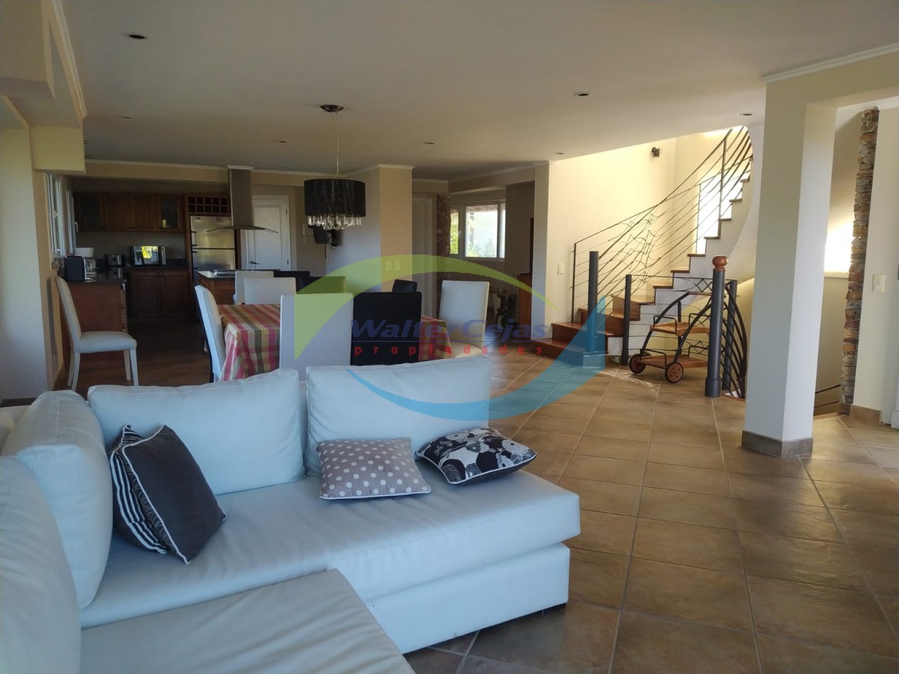 CASA 7 AMBIENTES 
