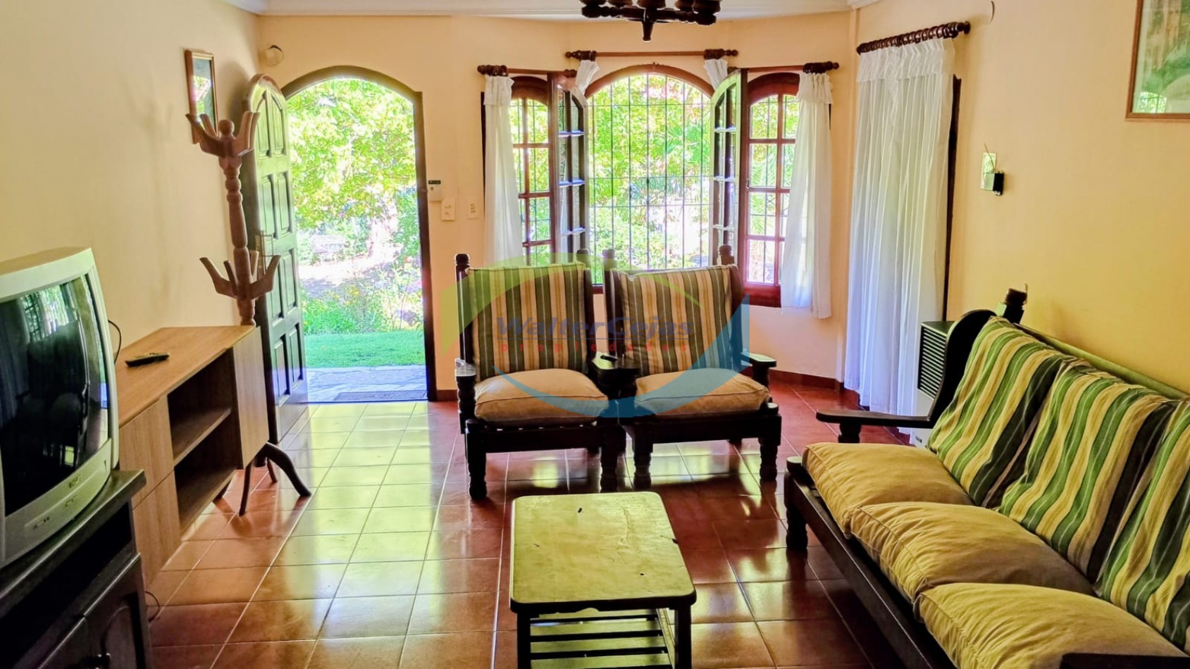 TRIPLEX 4 AMBIENTES 