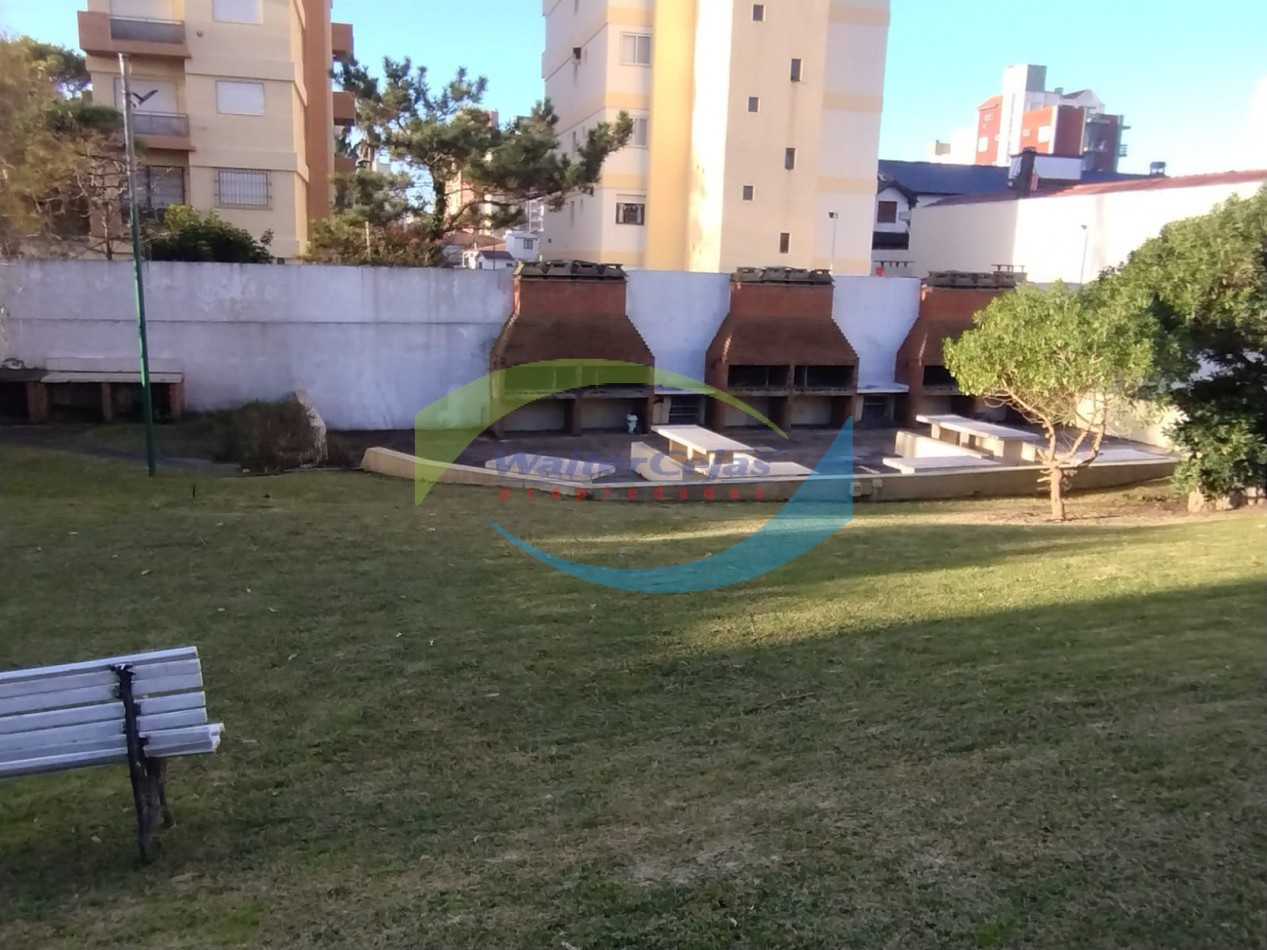 HERMOSO DEPARTAMENTO 2 AMBIENTES - GESELL CENTRO - GAS NATURAL Y COCHERA 