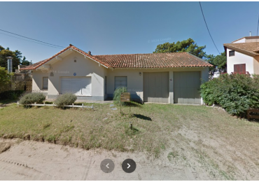 CHALET 4 AMBIENTES C/ 2 GARAGE EN ZONA CENTRICA