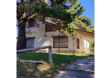 CASA A REFACCIONAR - ZONA CENTRO - SOBRE LOTE MULTIFAMILIAR / HOTELERO