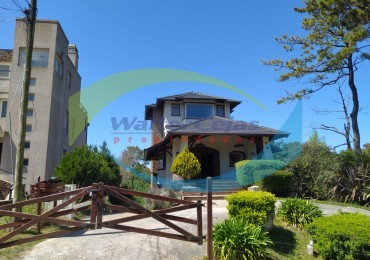 HERMOSO CHALET ESTILO AMERICANO EN 4 PLANTAS - EN EL CORAZON DE MAR DE LAS PAMPAS